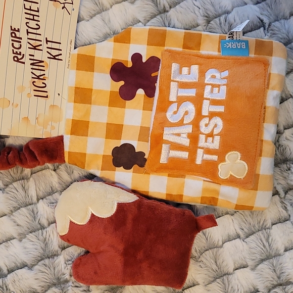 Barkbox Lickin' Kitchen Kit 2 piece set NWT - Picture 2 of 4